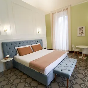 toscano-palace-luxury-rooms.catania-hotels.net/